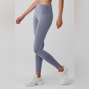 Alo Yoga 7/8 High-Waist Airlift Legging Fog color